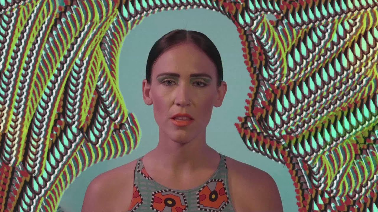 LA CHICA - OASIS (Official Video)