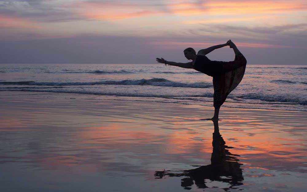 yoga-beach_westmountmag