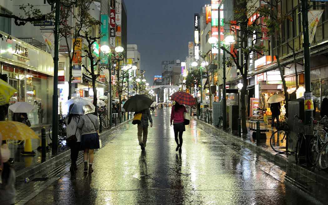 couple-in-street_westmountmag