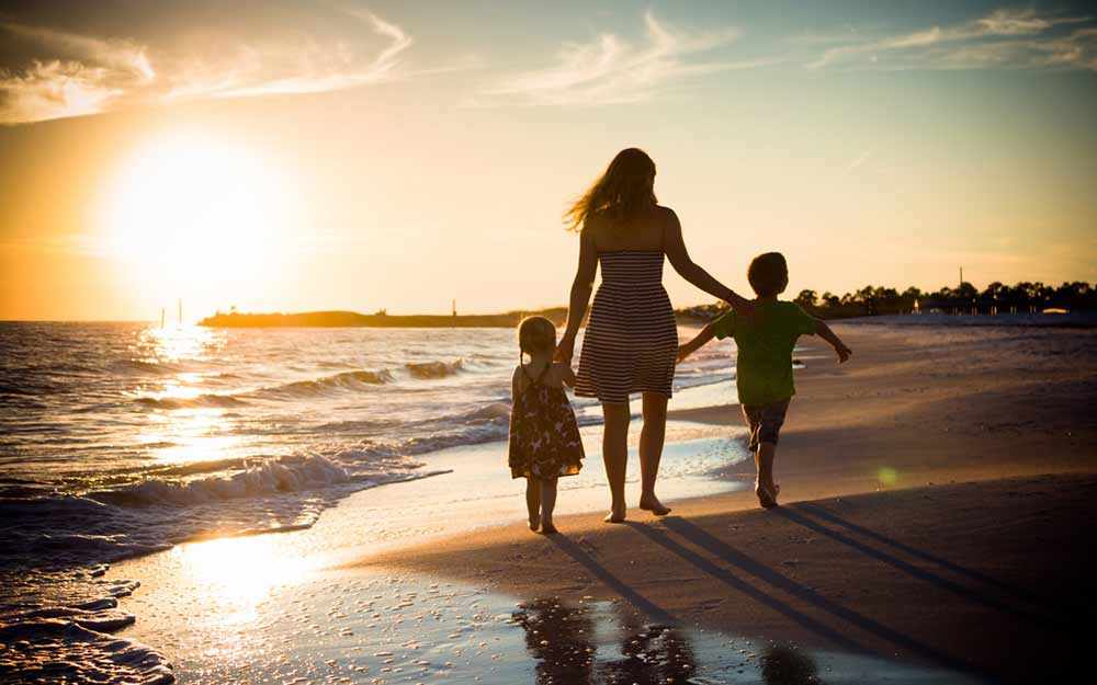 mother-children-beach_westmountmag