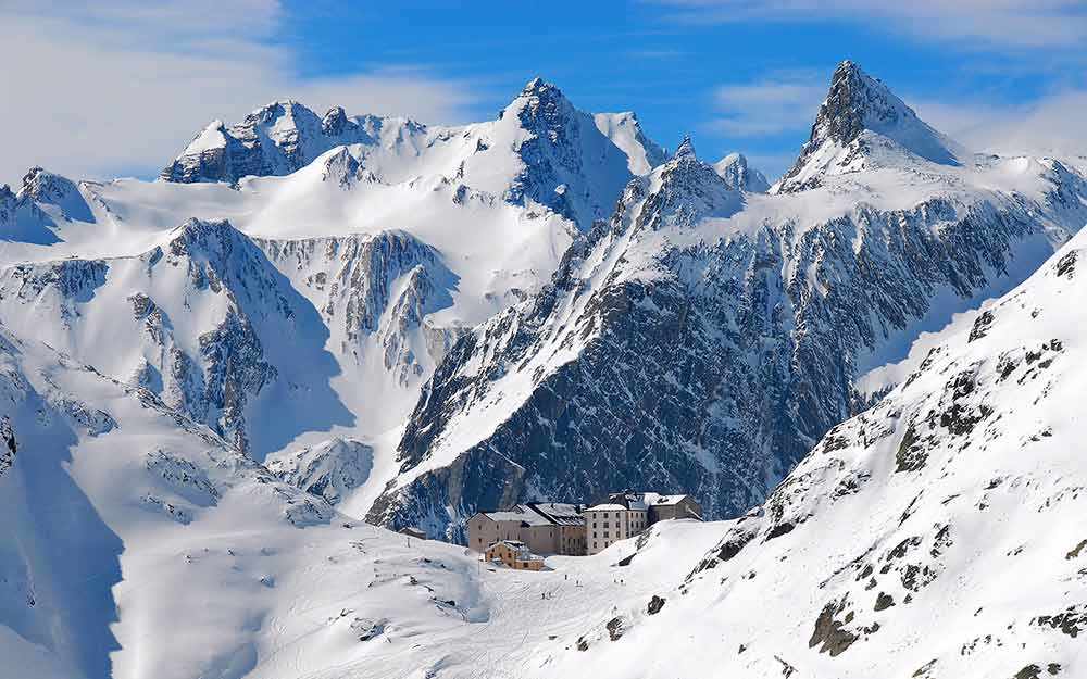 hospice-grand-st-bernard_westmountmag