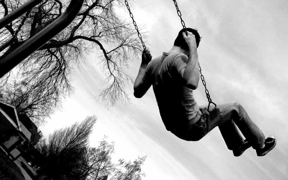 man-on-swing_westmountmag