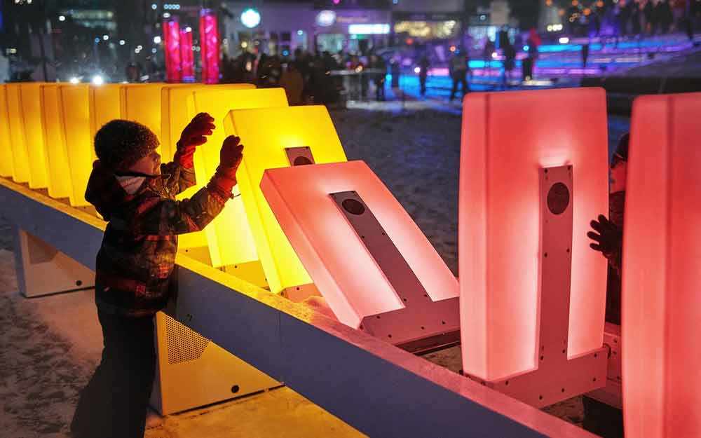effet domino d’Ingrid Ingrid, lauréat de la 9e édition de Luminothérapie - Quartier des spectacles – WestmountMag.ca