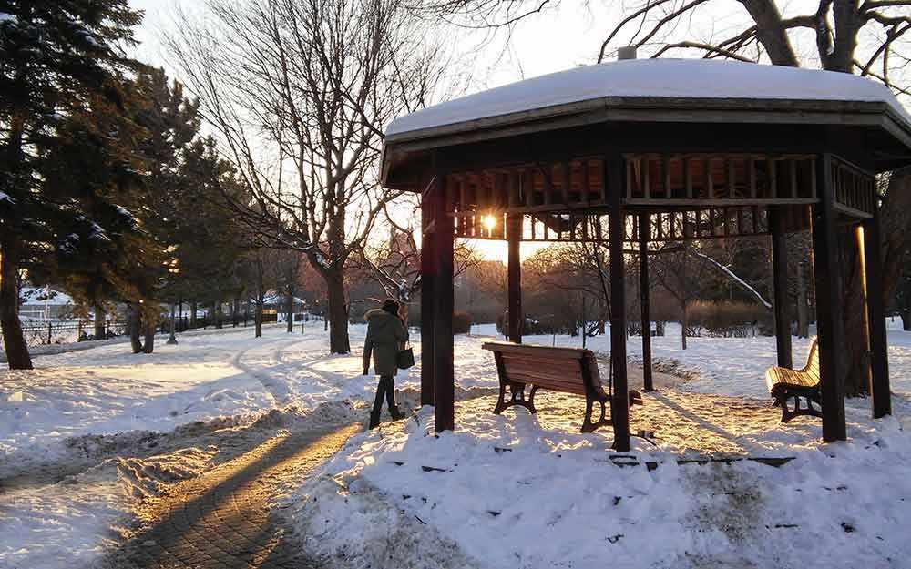 westmount-park_winter_gazebo_westmountmag