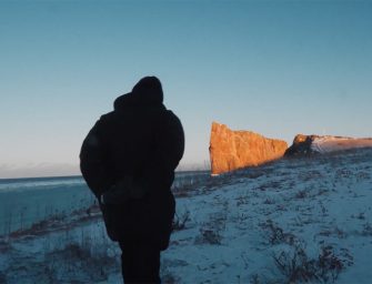 Une Gaspésie de pierre, <br>de grâce et de résistance