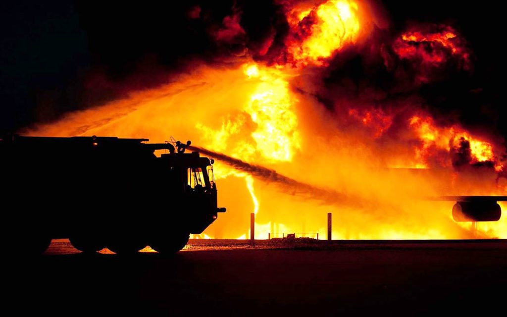 Barn fire /Incendie de grange - Pexels