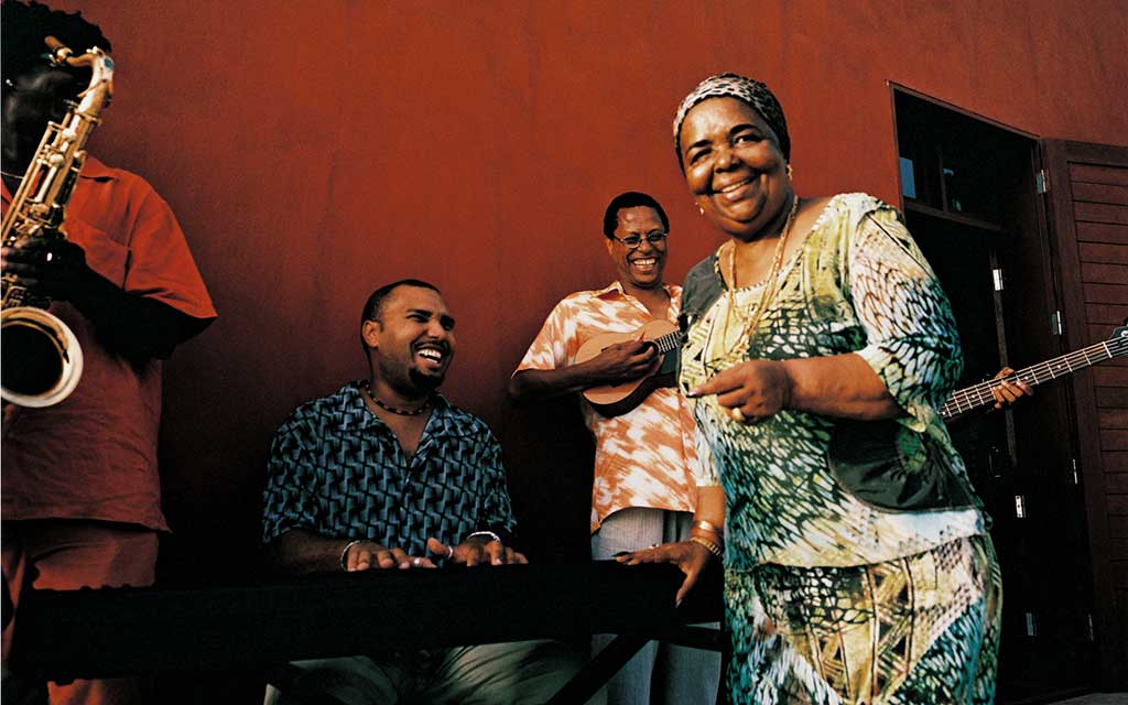 Cesaria-evora-2006–Joe-Wuerfel_1024