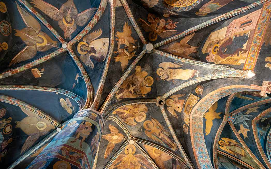 church-ceiling–tomasz-zielonka–unsplash_1048