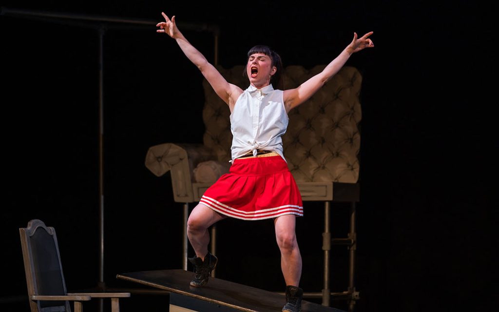 Dehors! Production Théâtre I.N.K. - Texte, mise en scène et interprétation Marilyn Perreault