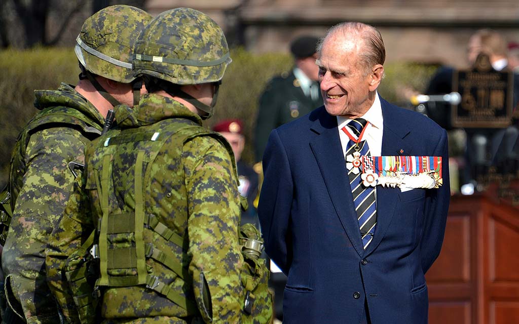 Duke_of_Edinburgh-order-of-canada-1024