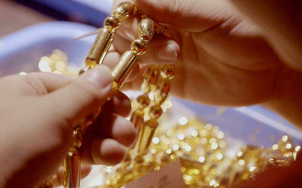 gold-jewelry_westmountmag