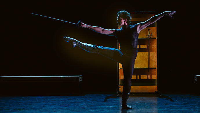 Hamlet, Prince du Danemark est présenté du 13 au 23 mai 2026 au Théâtre du Monument‑National, à Montréal. photo © Stéphane Bourgeois