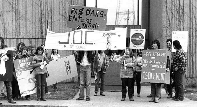 Voir – Juger – Agir : L’histoire de la JOC au Québec, réalisé par Annie Deniel et produit par André Vanasse, prend l’affiche partout au Québec à partir du 3 avril 2026.