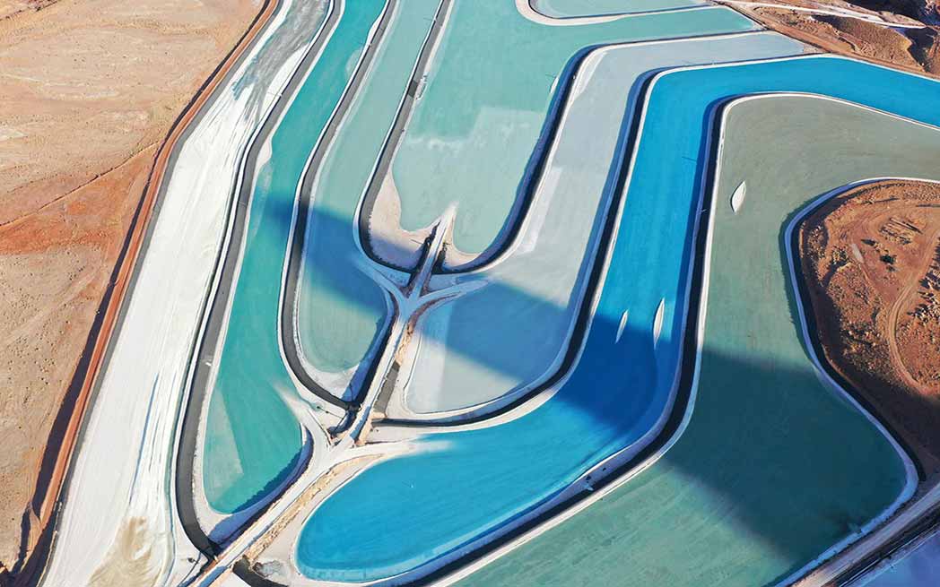 manufactured-landscape–potash-ponds-in-moab_1048