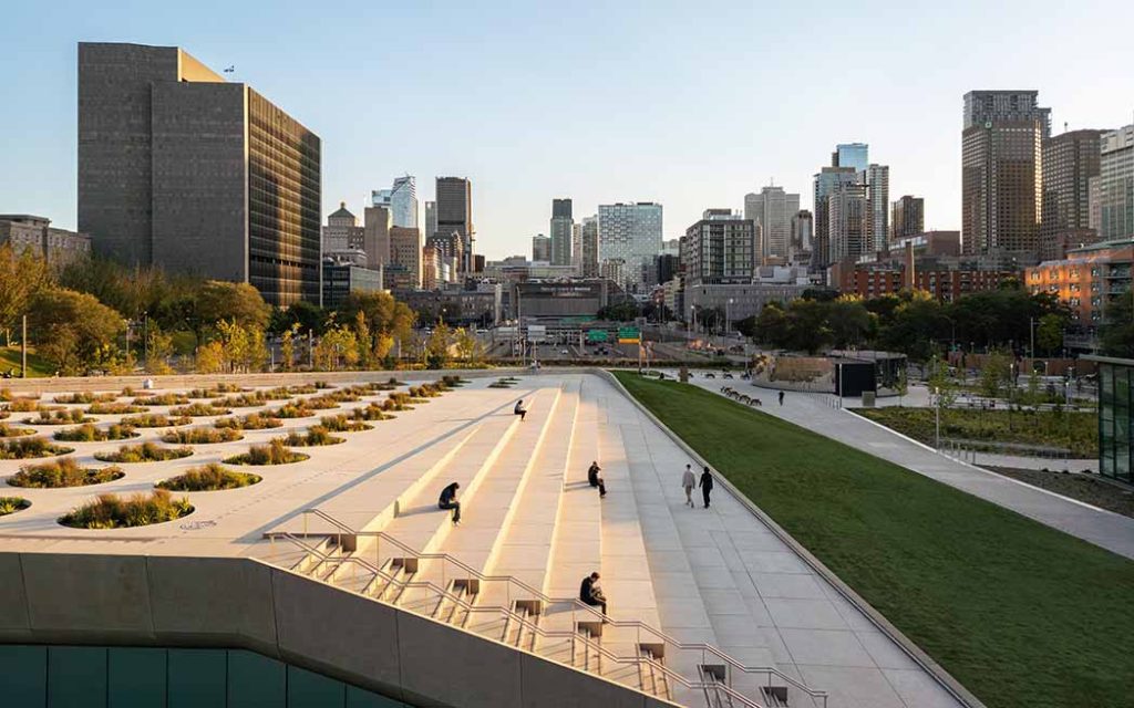Place des Montréalaises - Lemay en collaboration avec l’artiste Angela Silver et l’équipe d’ingénierie d’AtkinsRéalis