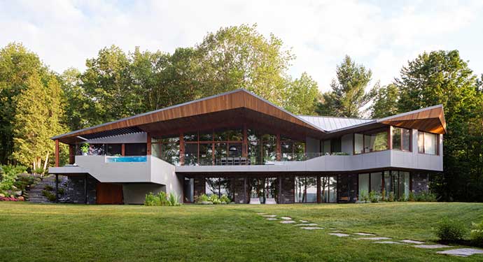 Résidence Lac Memphrémagog signée par MU Architecture en collaboration avec JS Bourdages Architecture - photo: Ulysse Lemerise Bouchard- v2com
