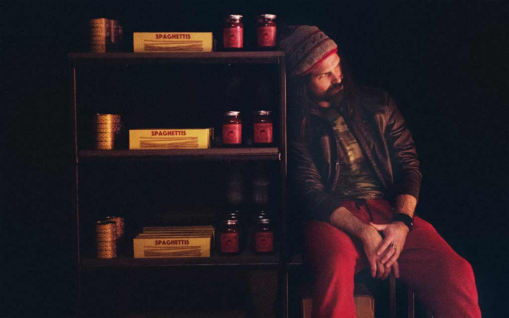 Ricki,-Jon-Lachlan-Stewart–Helena-Vallès-1024