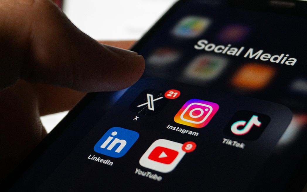 social-media–berke-citak–unsplash_1048