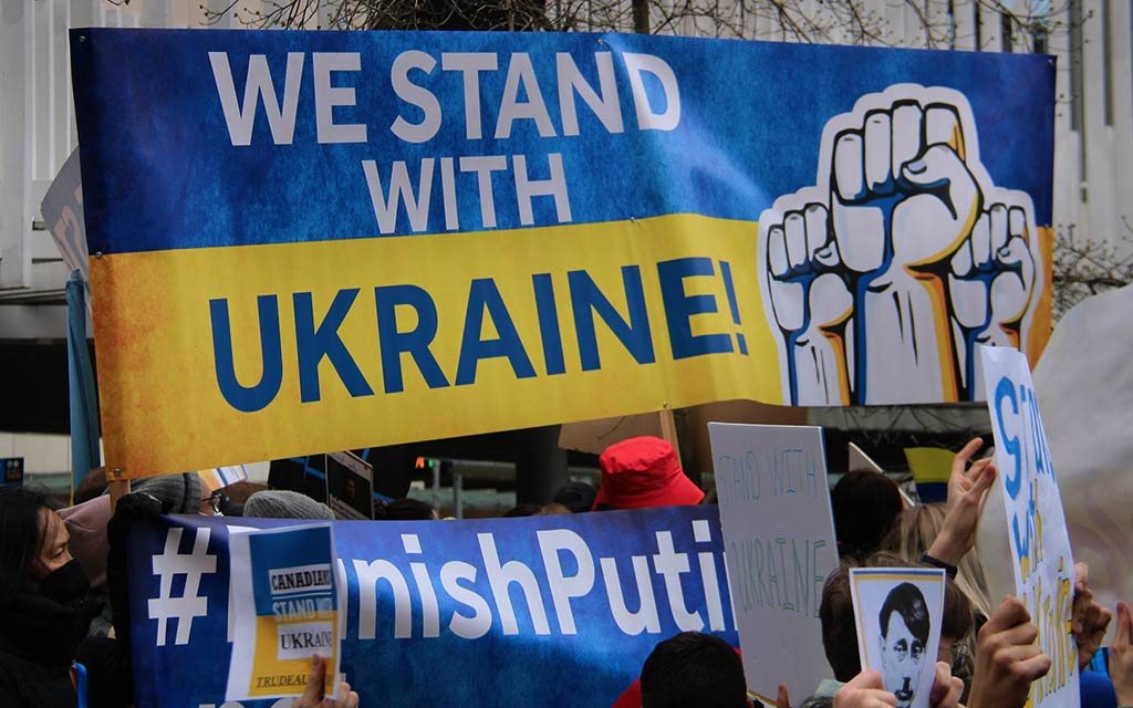 stand-with-ukraine_1024