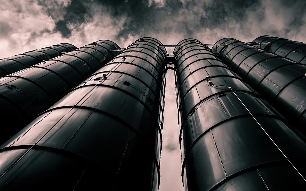 storage-tanks–todd-trapani–unsplash_1024