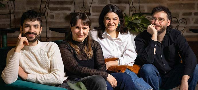 Zakary Auclair, Romy Bouchard, Rosalie Leblanc et Jon Lachlan Stewart - Ah, ta yeule l’obscurité! : Au Théâtre de Quat’Sous, la troupe du Théâtre à l’eau froide présente une œuvre à la fois apocalyptique et lumineuse