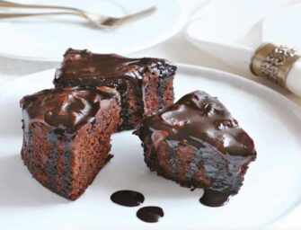 Love and Spices: <br>Vegan Chili Chocolate Cake
