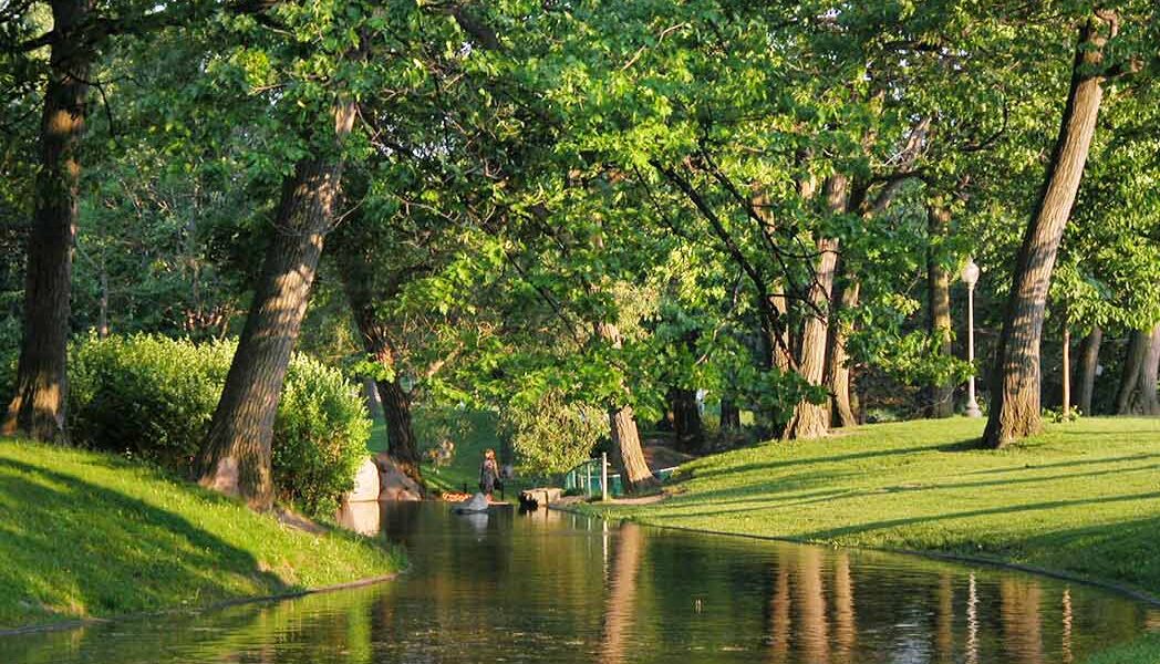 Parc Westmount Park, Westmount QC - photo: Andrew Burlone - WestmountMag.ca